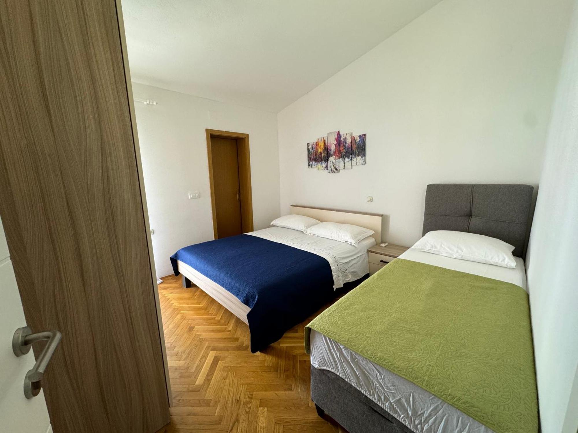 Niks Apartment
